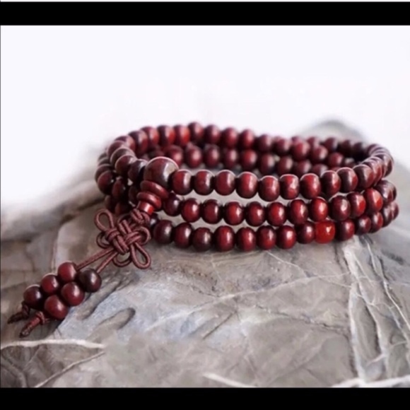 Tibetan Buddhist Sandalwood Prayer Beads Bracelet - Picture 2 of 4